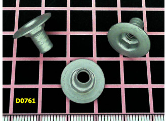 Зажим металлический с резьбой М5 - D0761