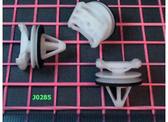 Клипсы крепления декоративных накладок арок Mazda CX-5 - J0285